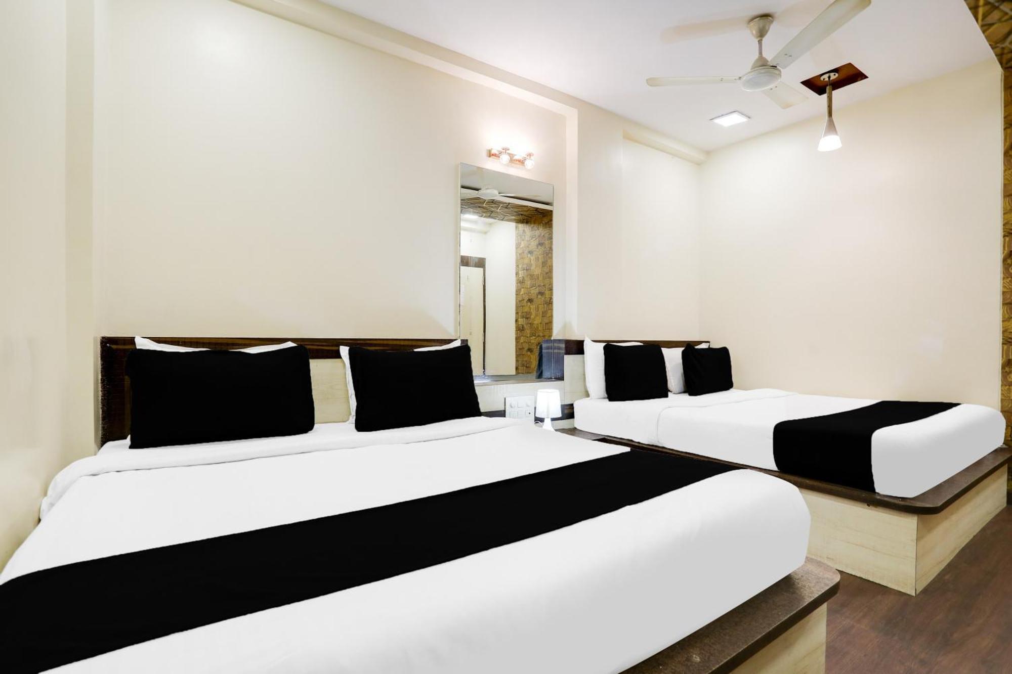 Super Hotel O Palkhi Road Near Sai Baba Temple Formerly Netra Sai شيردي المظهر الخارجي الصورة