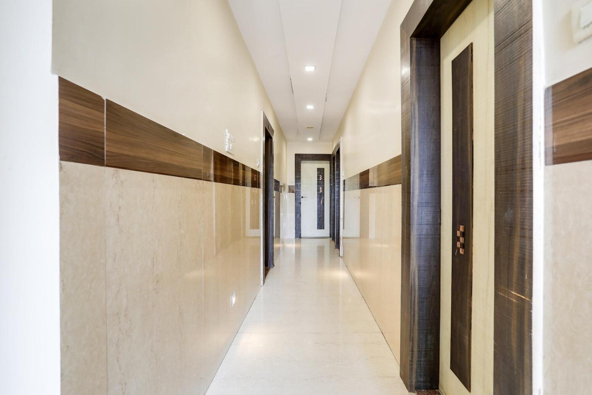 Super Hotel O Palkhi Road Near Sai Baba Temple Formerly Netra Sai شيردي المظهر الخارجي الصورة