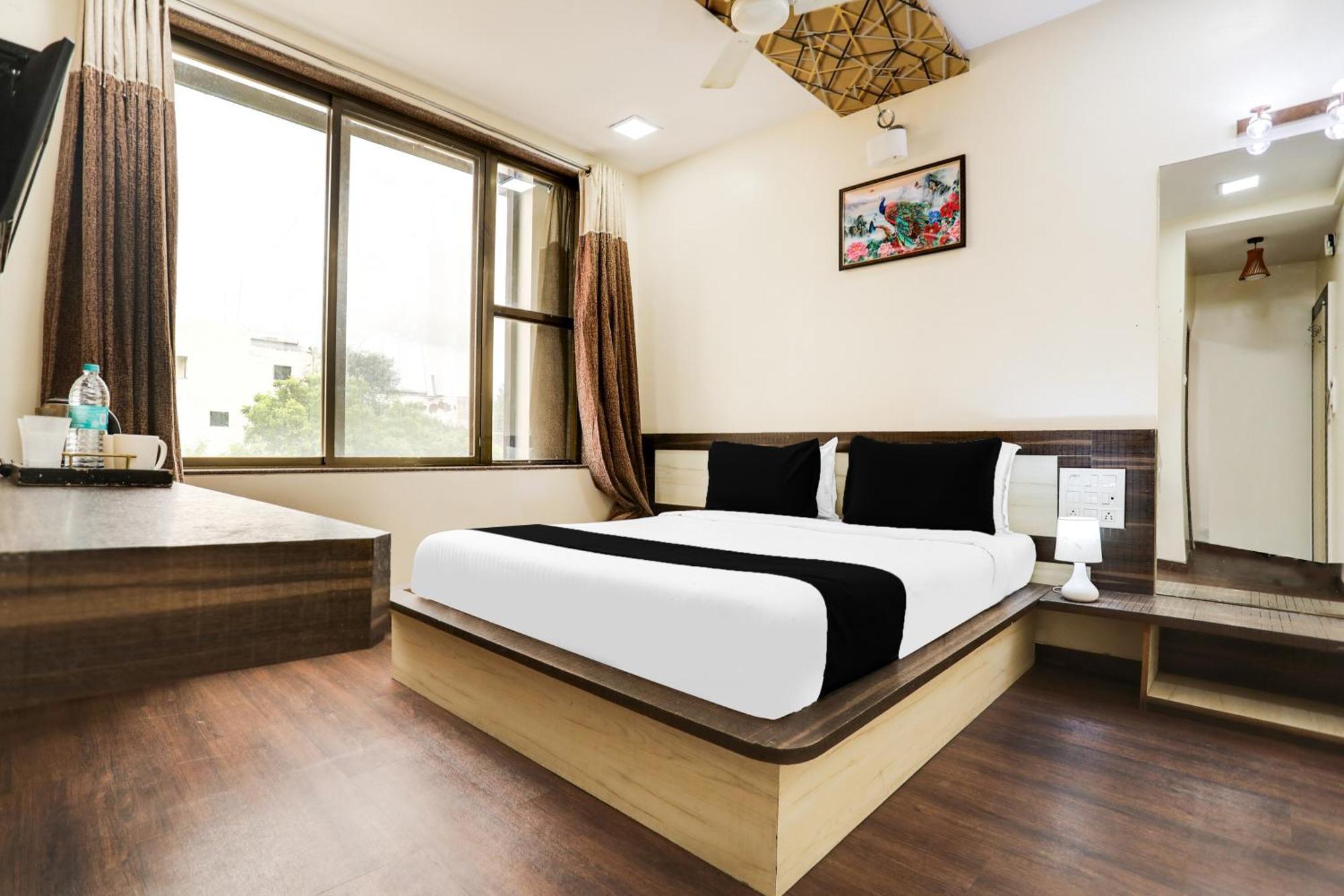 Super Hotel O Palkhi Road Near Sai Baba Temple Formerly Netra Sai شيردي المظهر الخارجي الصورة