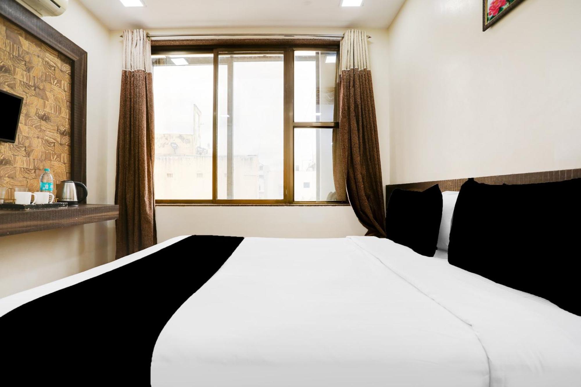 Super Hotel O Palkhi Road Near Sai Baba Temple Formerly Netra Sai شيردي المظهر الخارجي الصورة